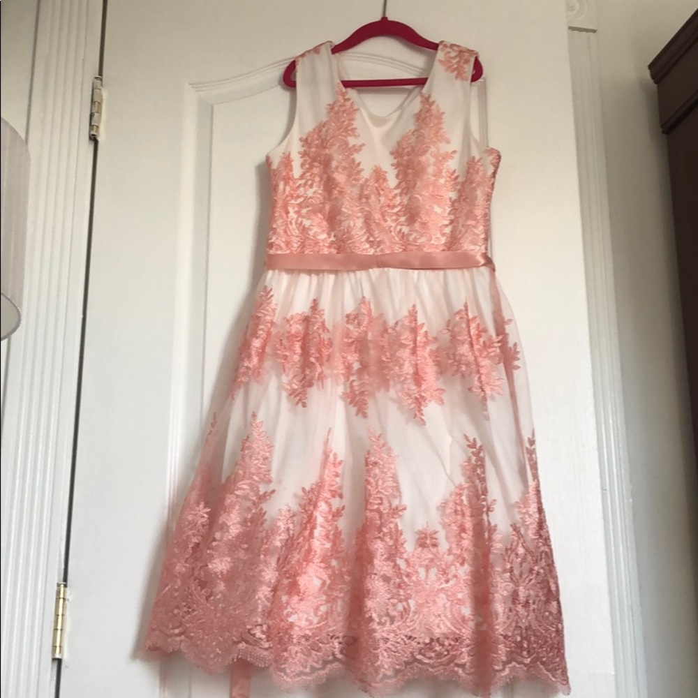 Girls White Elegant Embroidered Dress Size 16